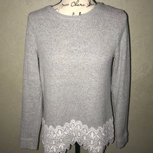 🎈3/$15 Lace trim sweater by Loft